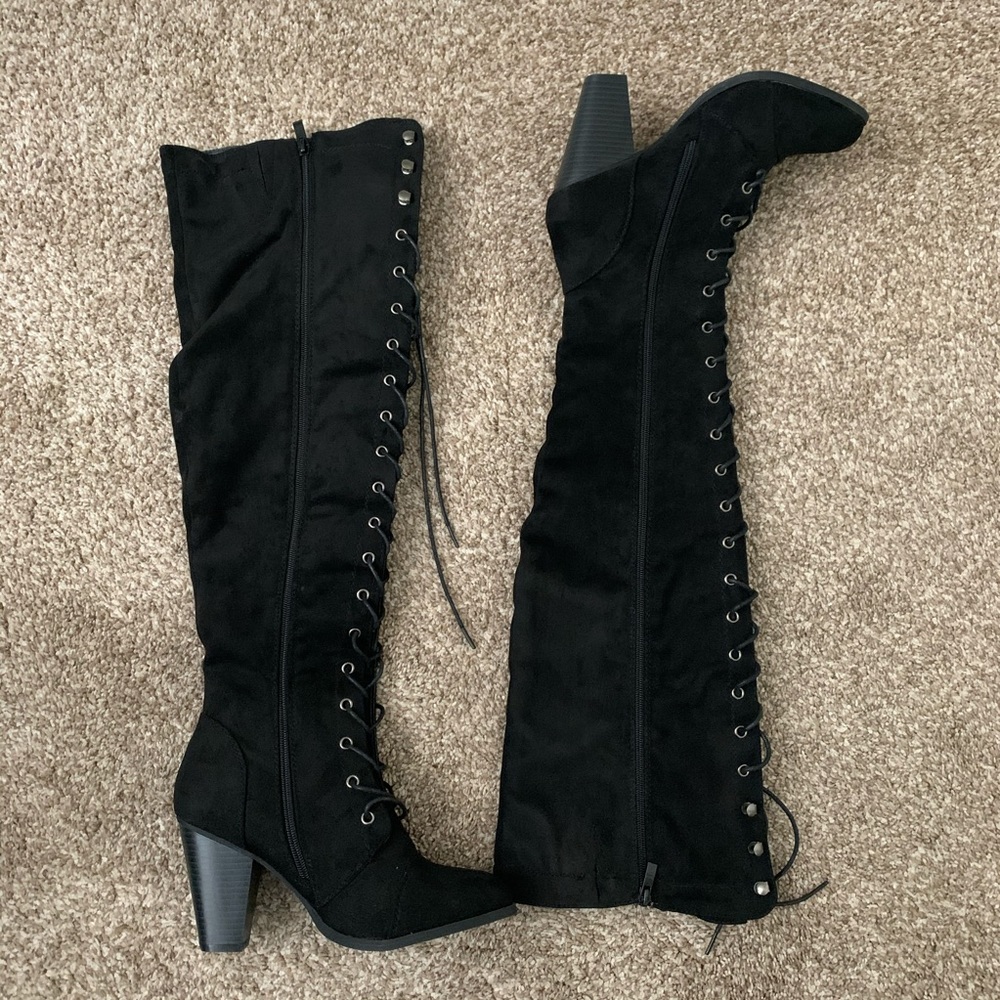 Black tie up high knee boats new condition